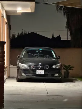 2010 BMW 5 Series 528i Sedan