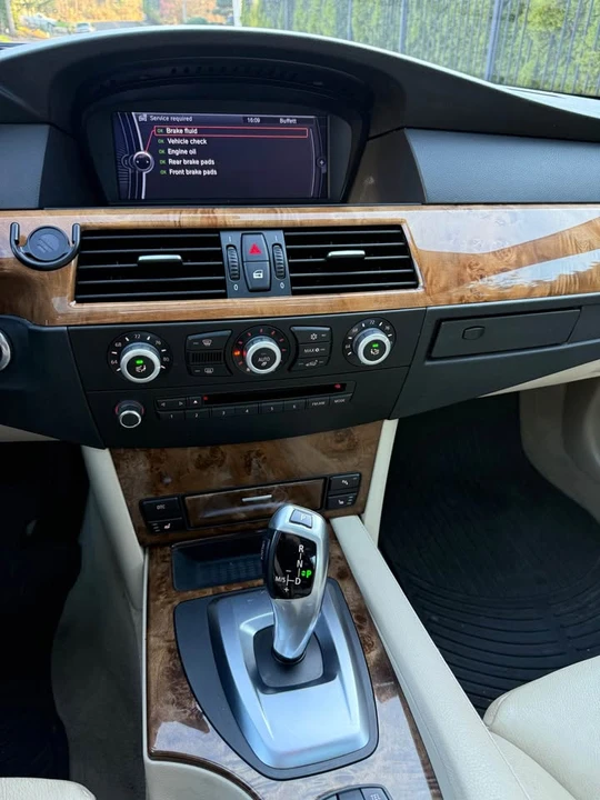 2010 BMW E60 5 Series Sedan - Image 11 of 12