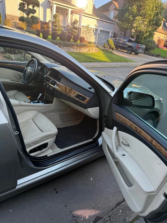 2010 BMW E60 5 Series Sedan - Image 9 of 12