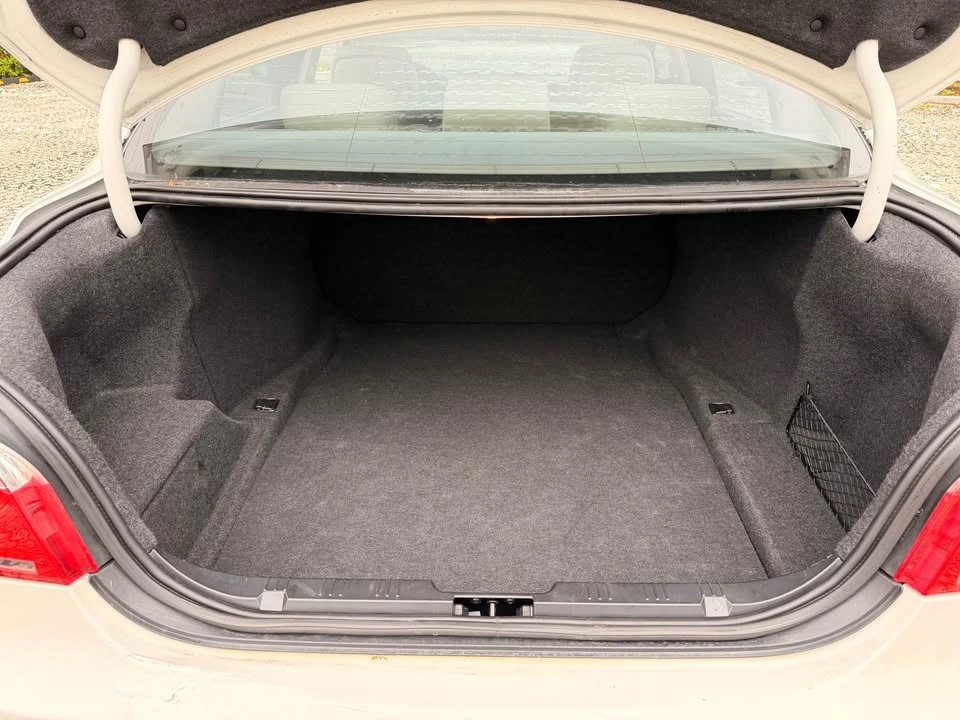 2010 BMW E60 5 Series Sedan - Image 17 of 18