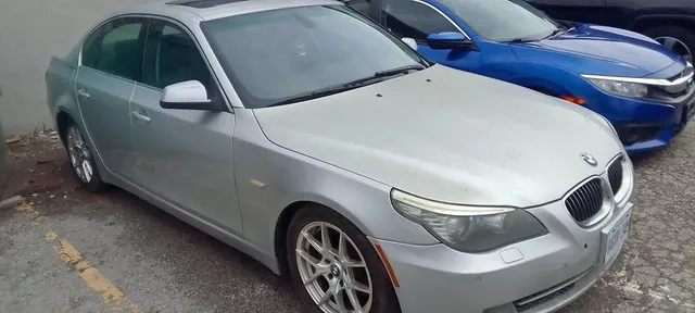 2010 BMW 5 Series 528i xDrive Sedan
