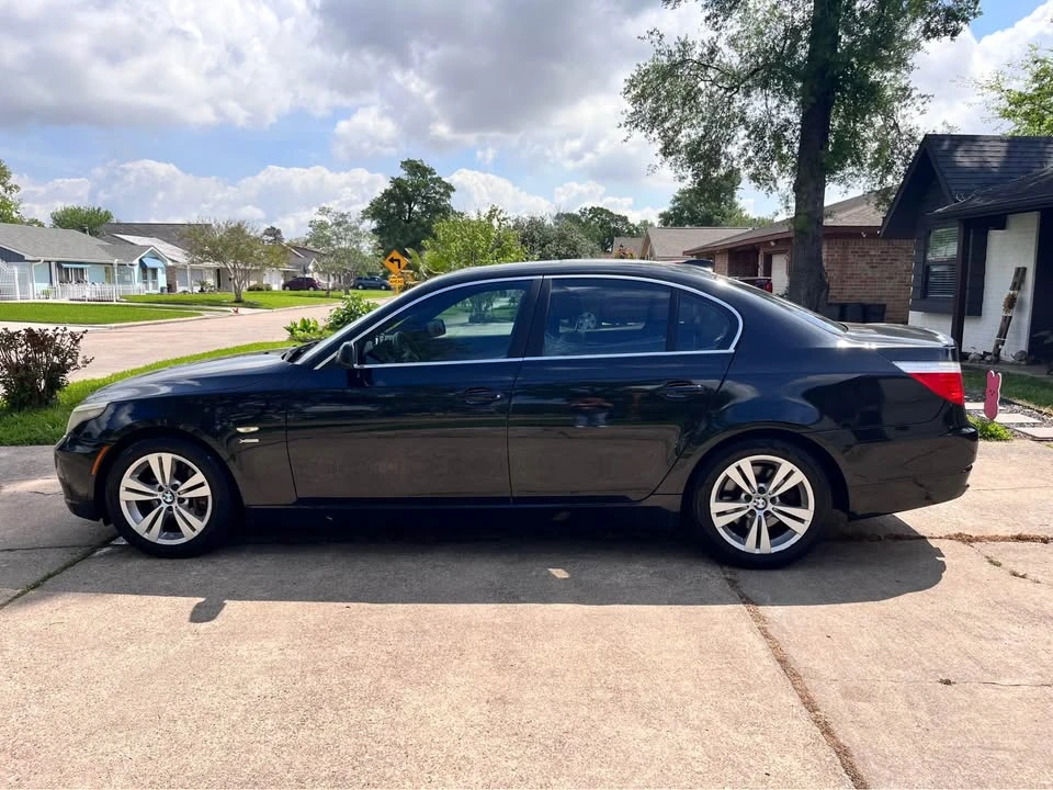 2010 BMW E60 5 Series Sedan - Image 2 of 12