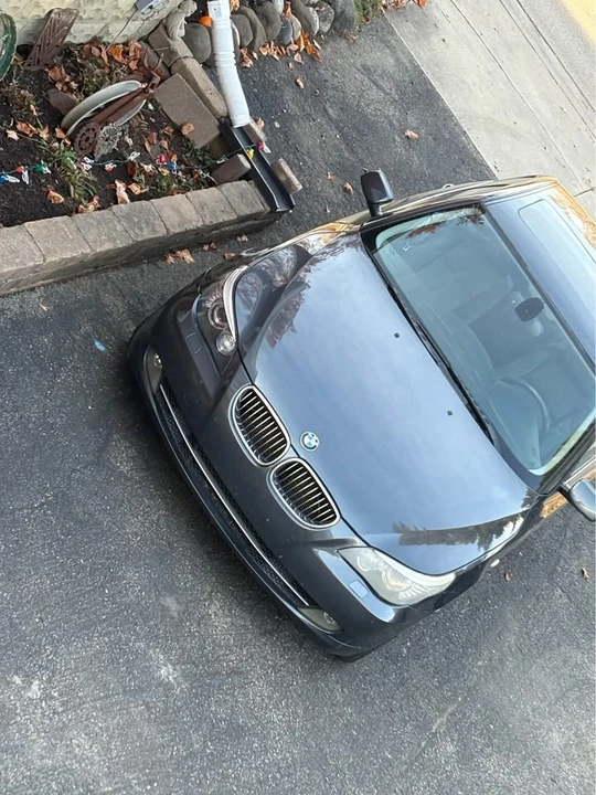 2010 BMW E60 5 Series Sedan - Image 2 of 2