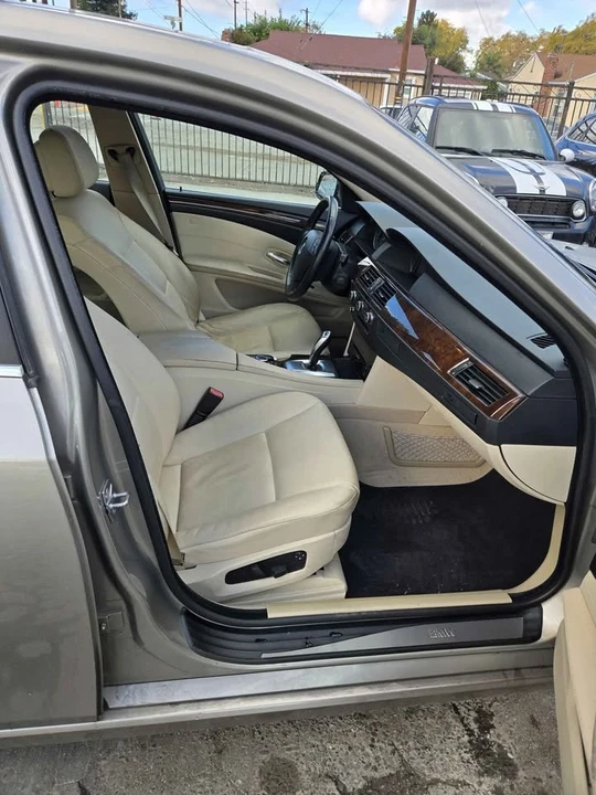 2010 BMW E60 5 Series Sedan - Image 9 of 10