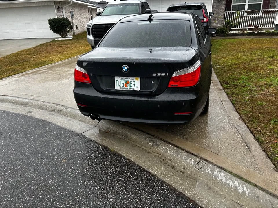 2010 BMW E60 5 Series Sedan - Image 4 of 8