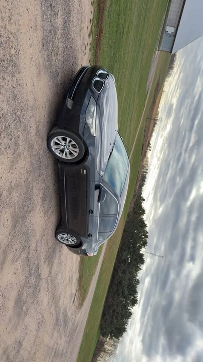 2010 BMW E60 5 Series Sedan - Image 2 of 3