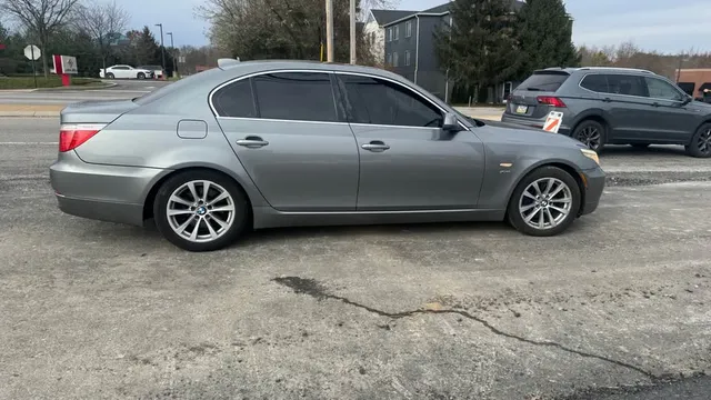 2010 BMW 5 Series 535i xDrive Sedan