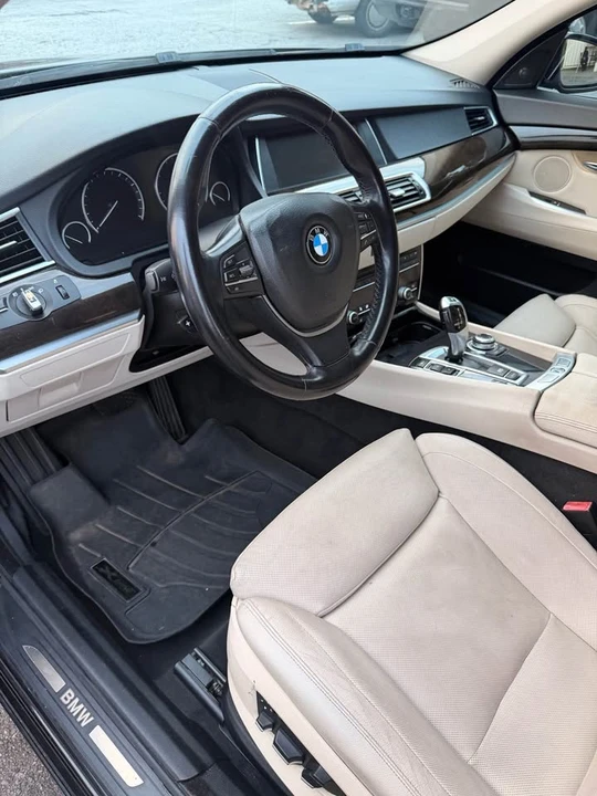 2010 BMW - Image 7 of 9