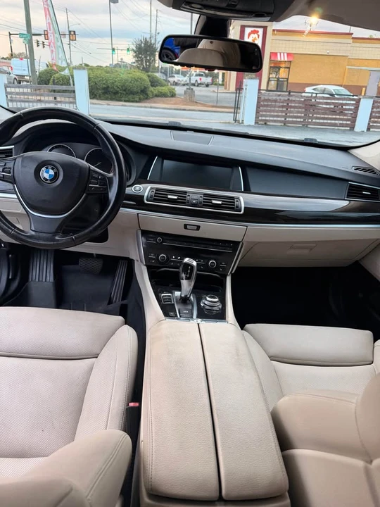 2010 BMW - Image 5 of 9