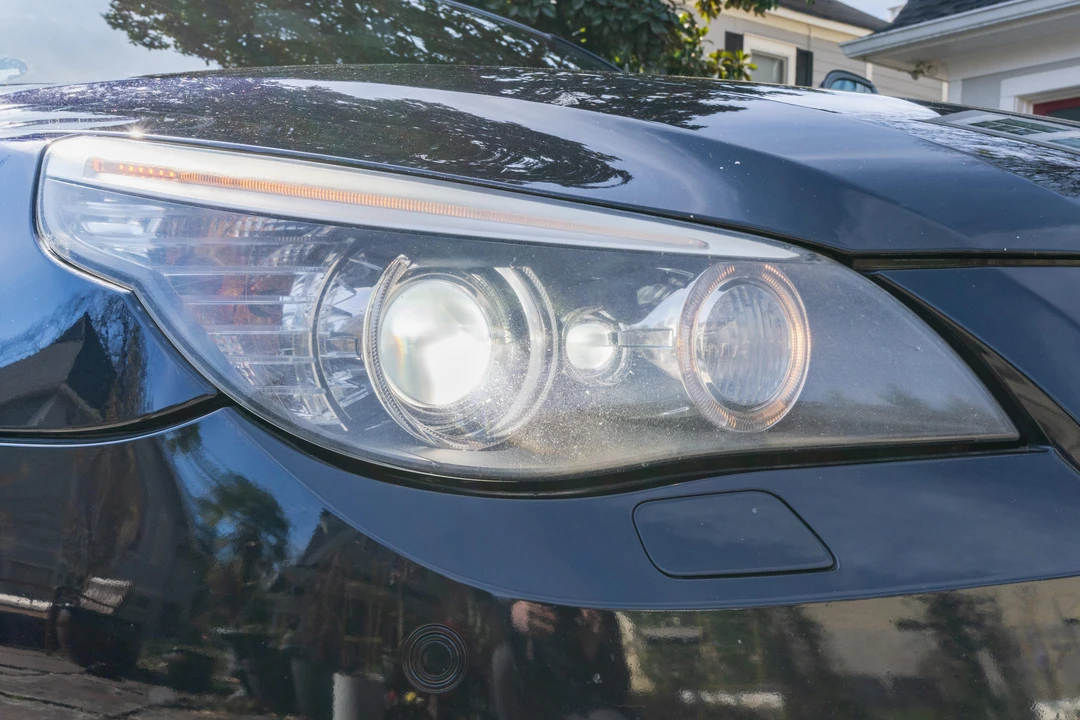2010 BMW E60 5 Series Sedan - Image 17 of 31