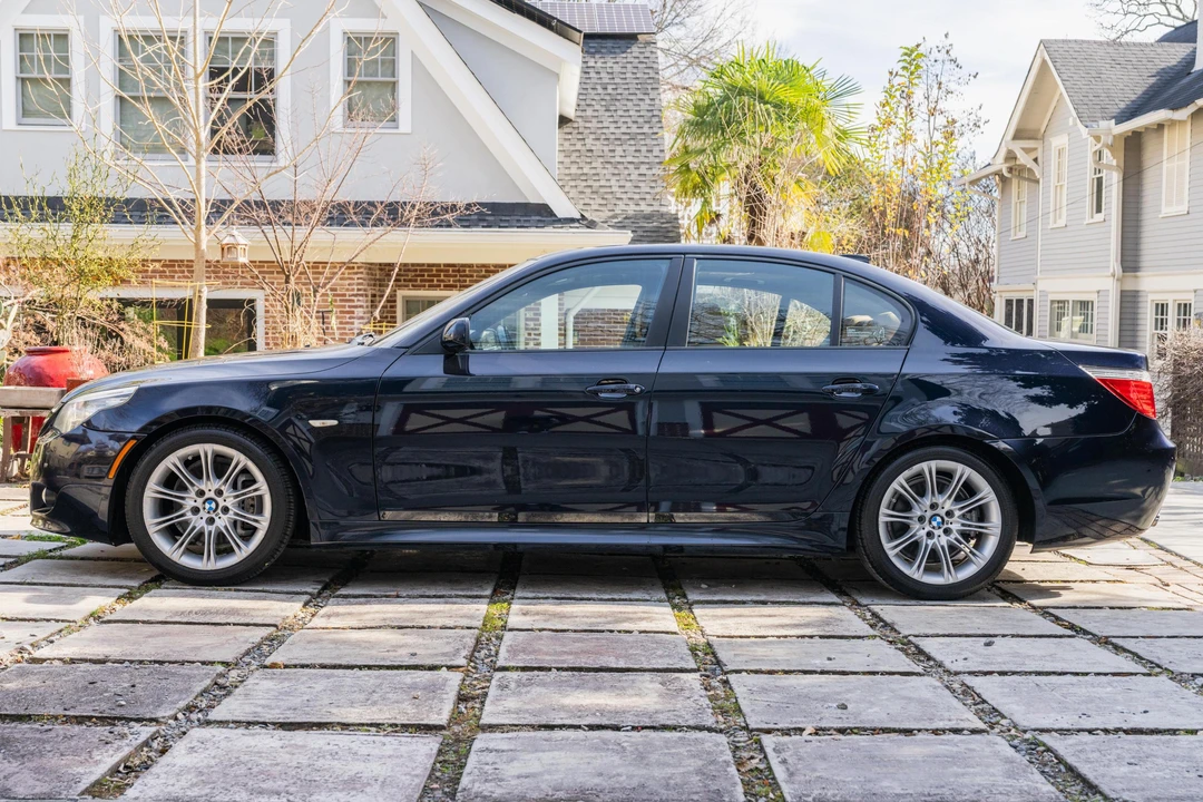 2010 BMW E60 5 Series Sedan - Image 3 of 31
