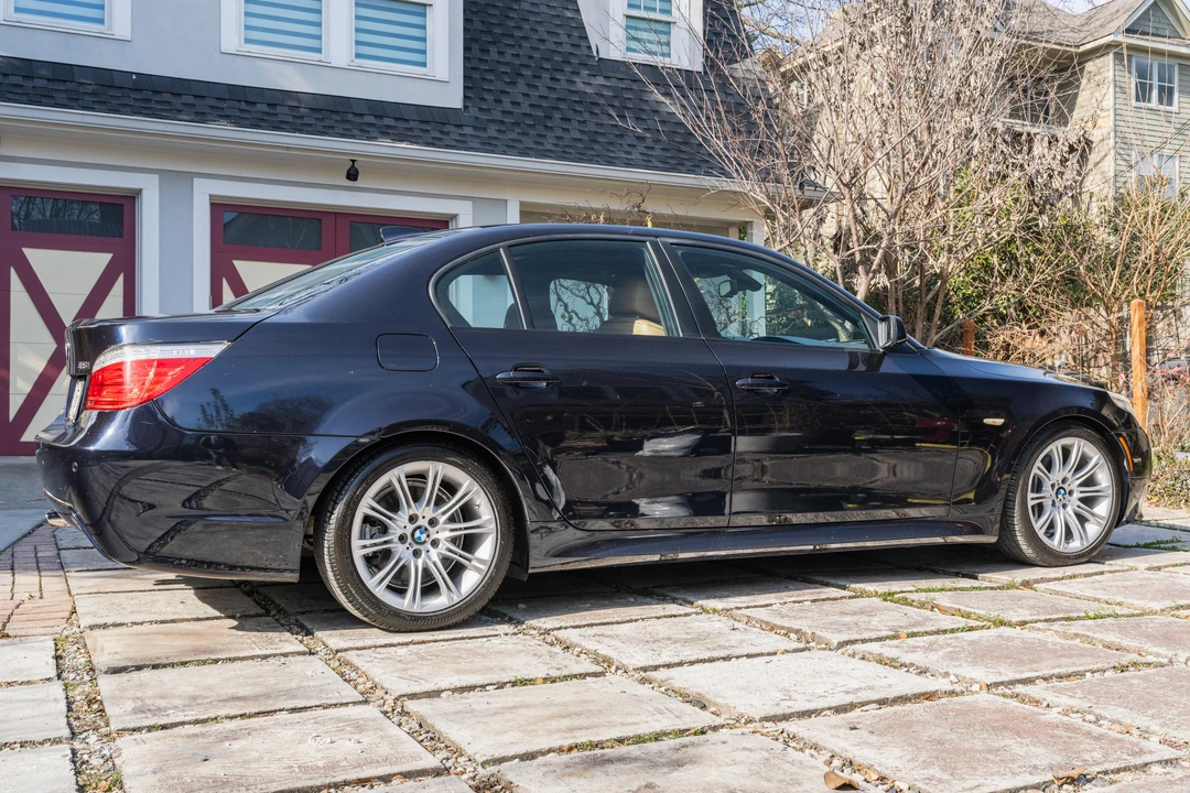 2010 BMW E60 5 Series Sedan - Image 13 of 31