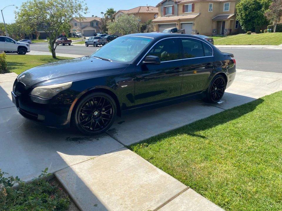 2010 BMW E60 5 Series Sedan - Image 3 of 10