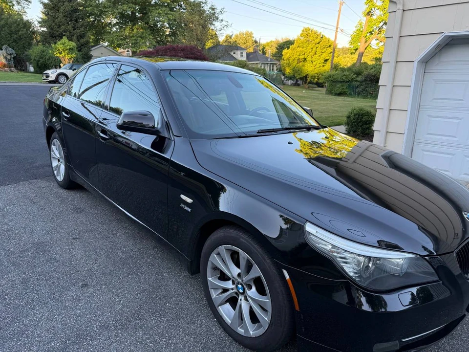 2010 BMW E60 5 Series Sedan - Image 2 of 10