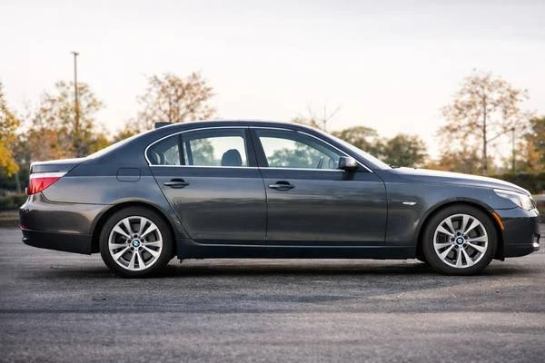 2010 BMW 5 Series - Image 6 of 12