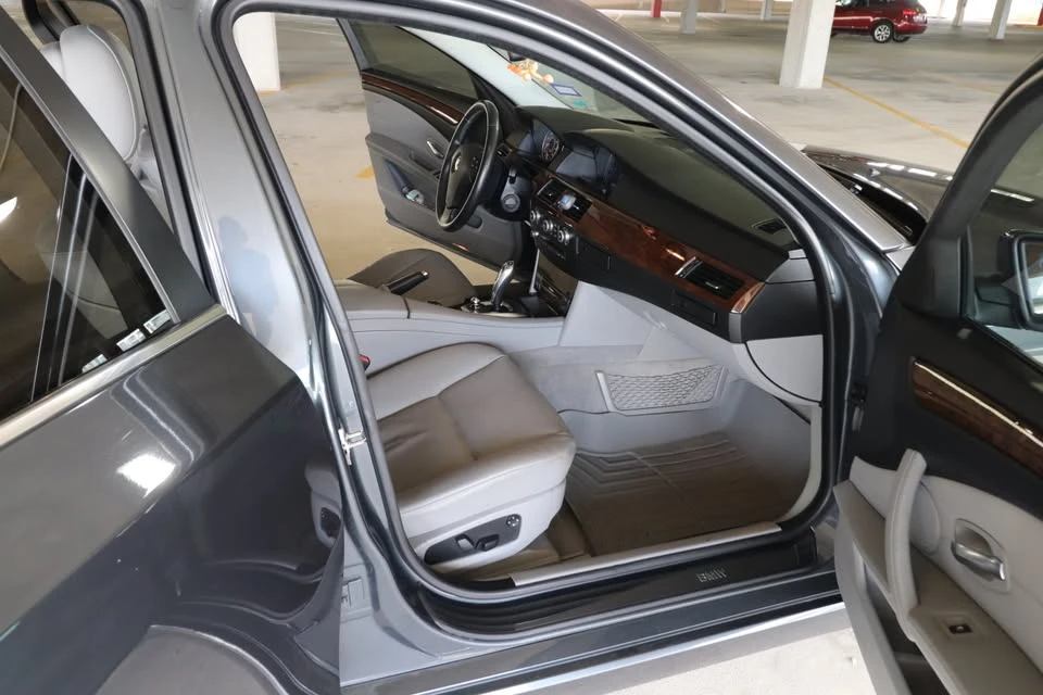 2010 BMW E60 5 Series Sedan - Image 10 of 19