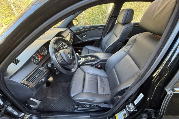 2010 BMW E60 5 Series Sedan - Image 4 of 7