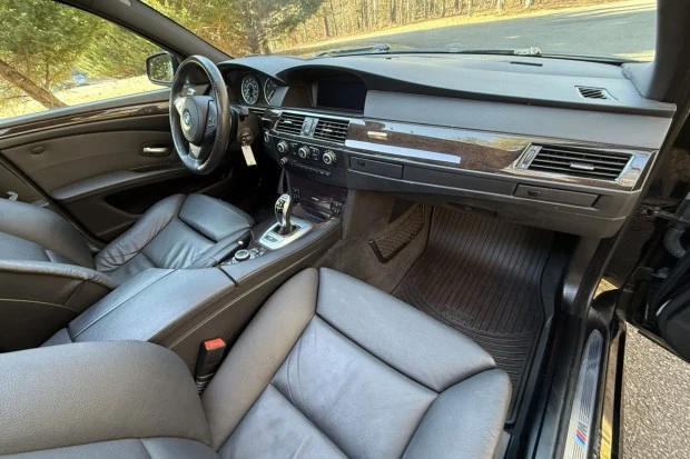 2010 BMW E60 5 Series Sedan - Image 5 of 7