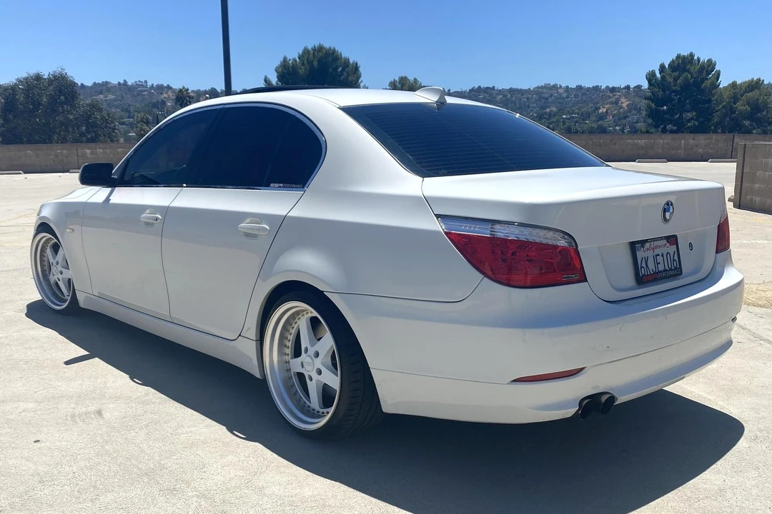 2010 BMW E60 5 Series Sedan - Image 4 of 31