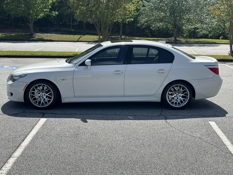 2010 BMW E60 5 Series Sedan - Image 9 of 31