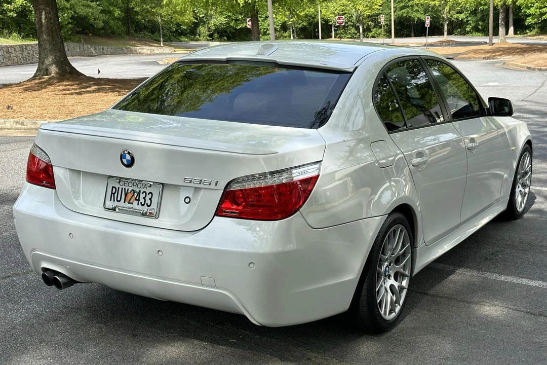 2010 BMW E60 5 Series Sedan - Image 4 of 31