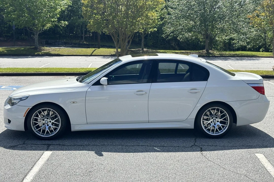 2010 BMW E60 5 Series Sedan - Image 3 of 31