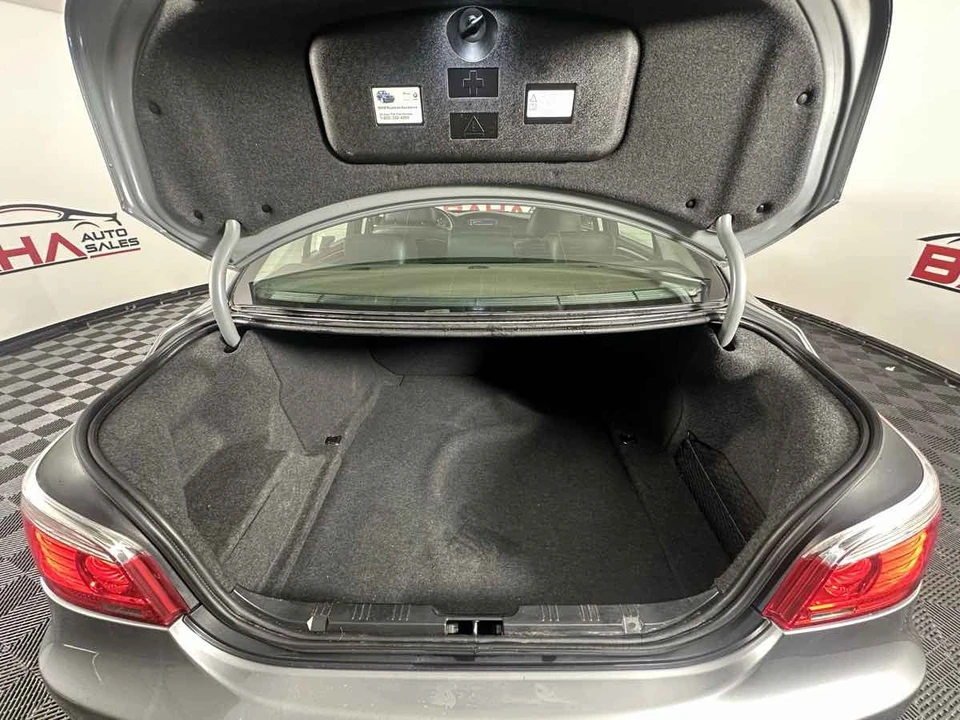 2010 BMW E60 5 Series Sedan - Image 12 of 21