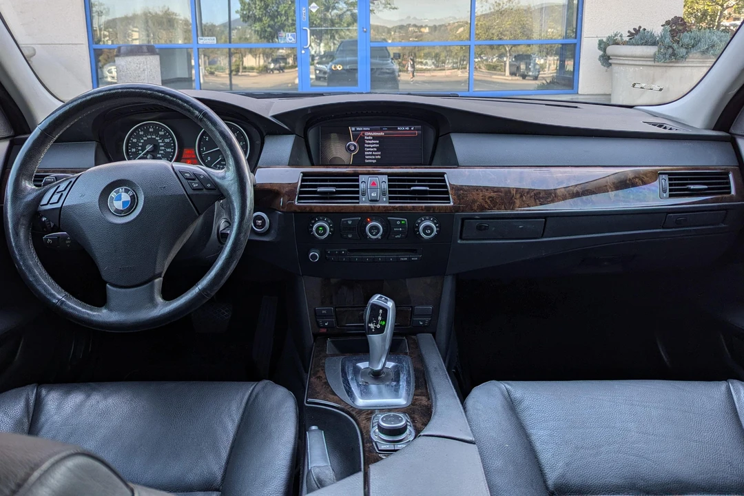 2010 BMW E60 5 Series Sedan - Image 24 of 31