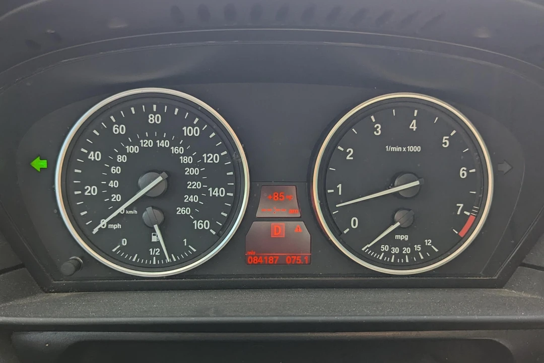 2010 BMW E60 5 Series Sedan - Image 27 of 31