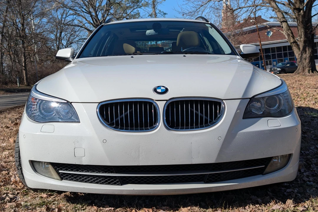 2010 BMW E61 5 Series Touring - Image 2 of 31