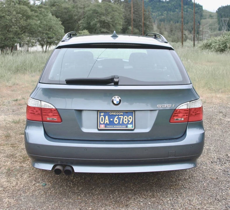 2010 BMW - Image 6 of 24