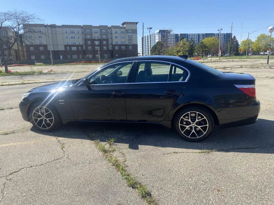 2010 BMW E60 5 Series Sedan - Image 10 of 31
