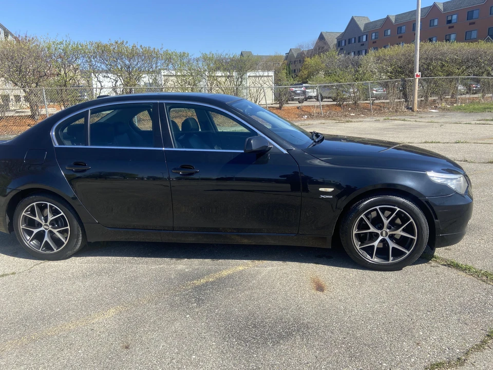 2010 BMW E60 5 Series Sedan - Image 19 of 31