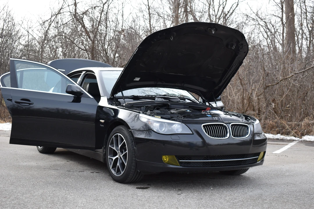 2010 BMW E60 5 Series Sedan - Image 23 of 31
