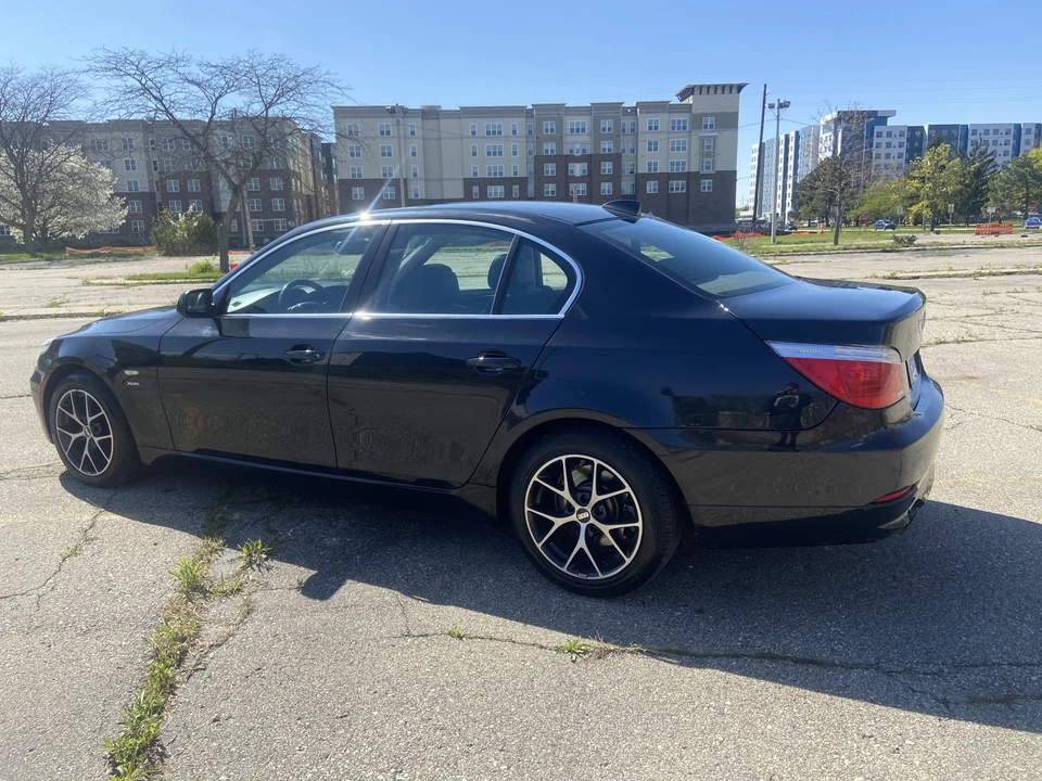 2010 BMW E60 5 Series Sedan - Image 11 of 31