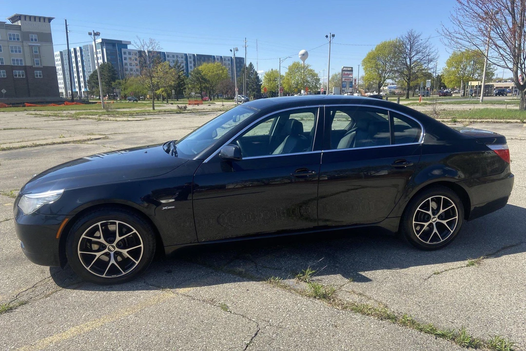 2010 BMW E60 5 Series Sedan - Image 3 of 31
