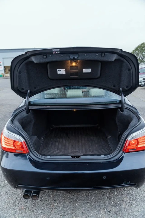 2010 BMW 5 Series - Image 16 of 19