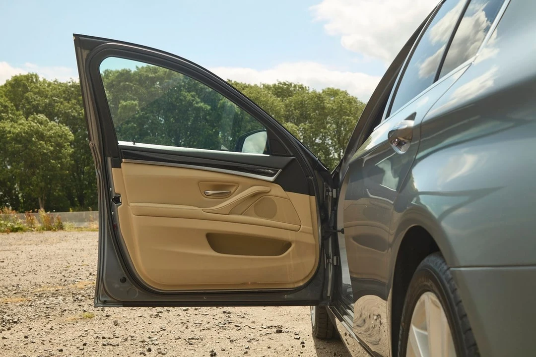 2010 BMW F10 550i & M550d Sedan - Image 22 of 30