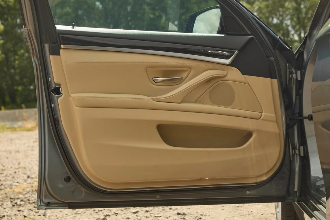 2010 BMW F10 550i & M550d Sedan - Image 23 of 30