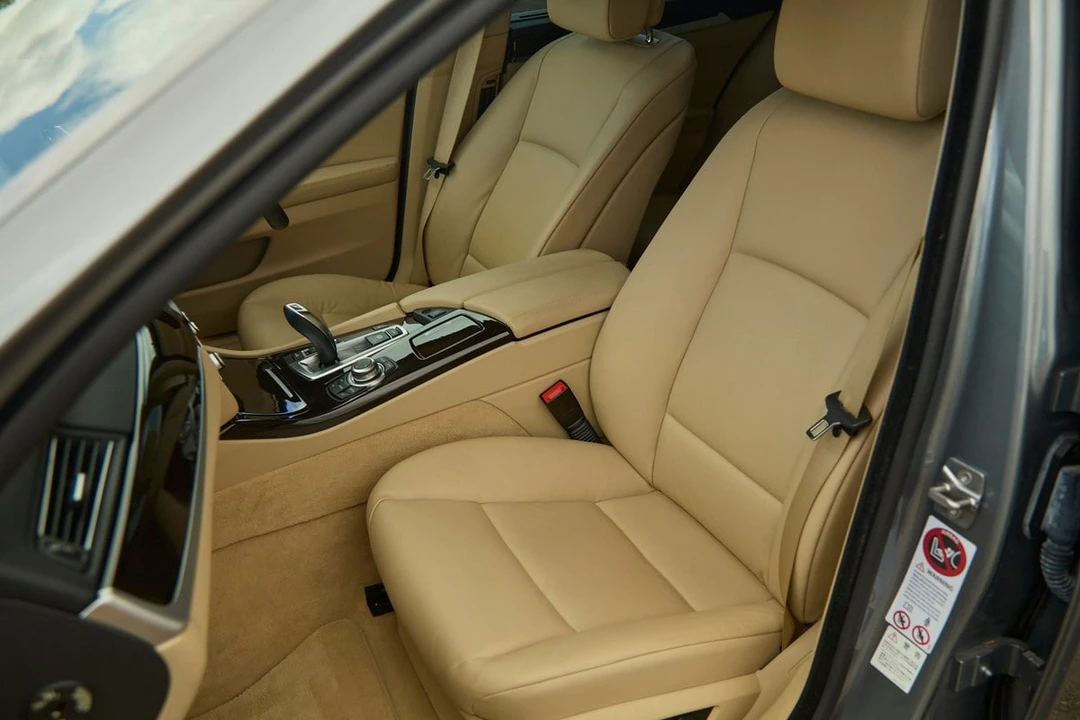 2010 BMW F10 550i & M550d Sedan - Image 9 of 30