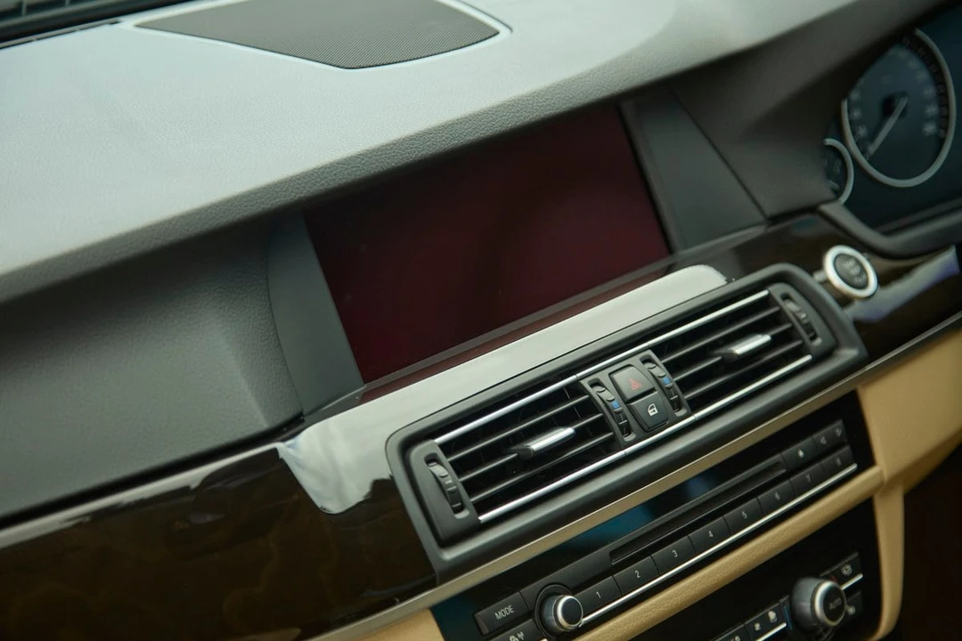 2010 BMW F10 550i & M550d Sedan - Image 12 of 30