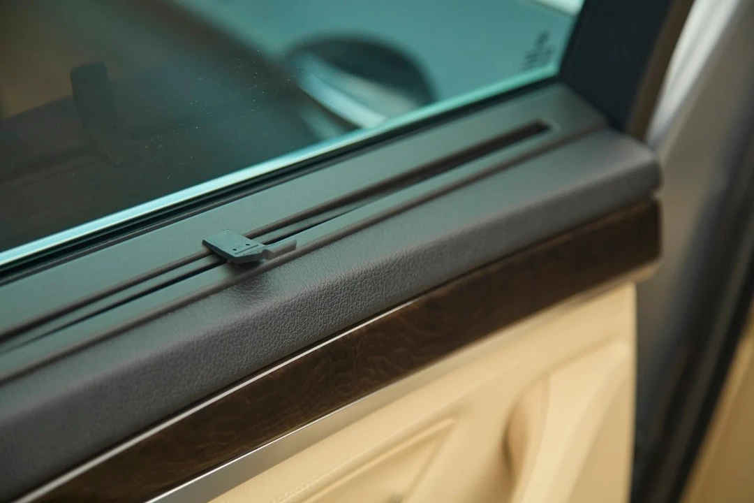 2010 BMW F10 550i & M550d Sedan - Image 14 of 30
