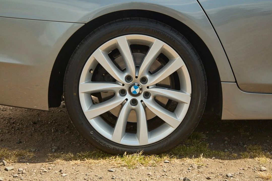 2010 BMW F10 550i & M550d Sedan - Image 19 of 30
