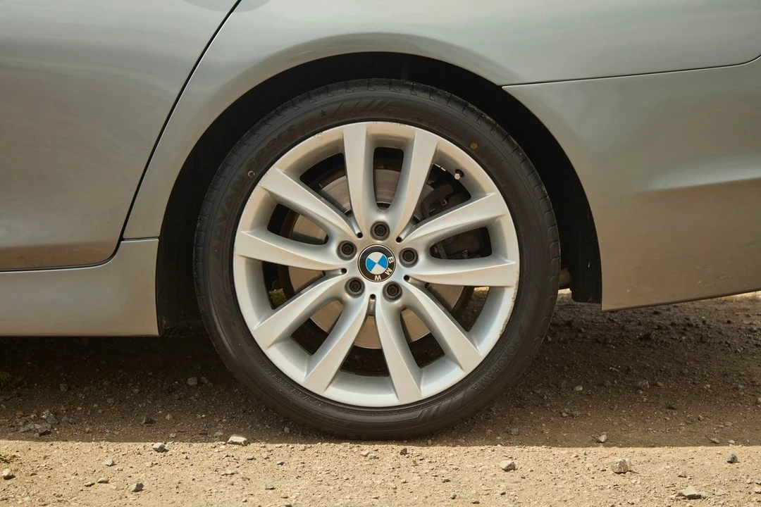 2010 BMW F10 550i & M550d Sedan - Image 21 of 30