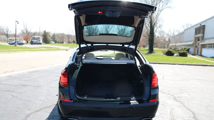2010 BMW 5 Series - Image 28 of 29