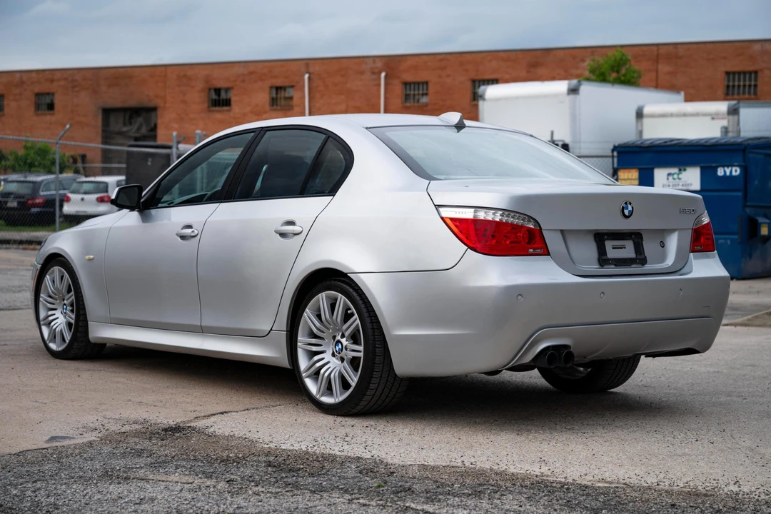 2010 BMW E60 545i & 550i Sedan - Image 17 of 31