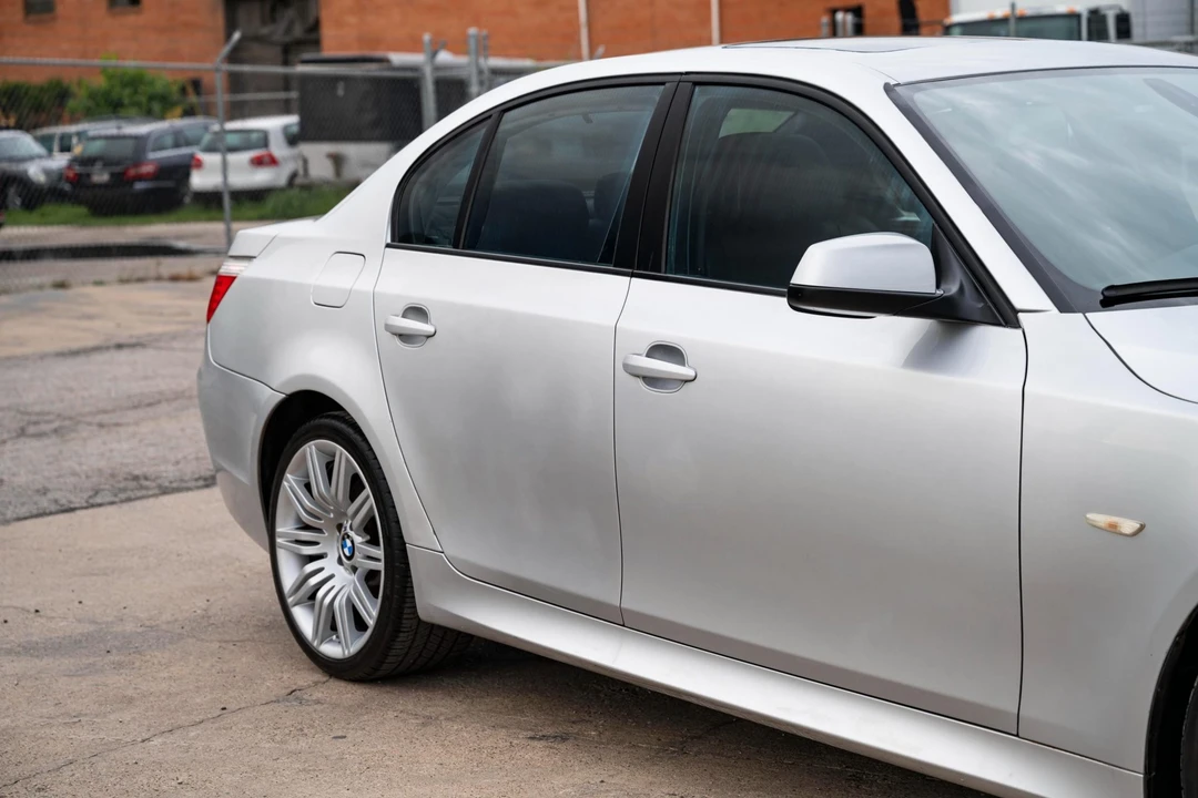 2010 BMW E60 545i & 550i Sedan - Image 26 of 31