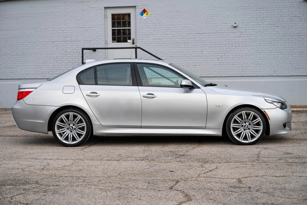 2010 BMW E60 545i & 550i Sedan - Image 11 of 31