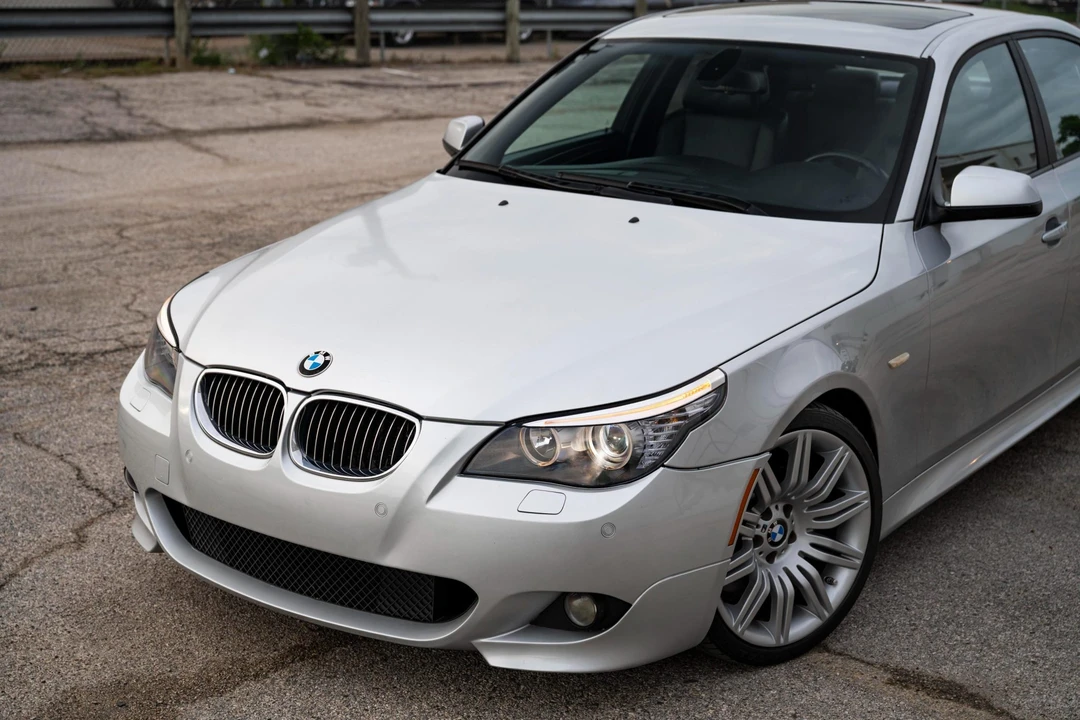 2010 BMW E60 545i & 550i Sedan - Image 20 of 31