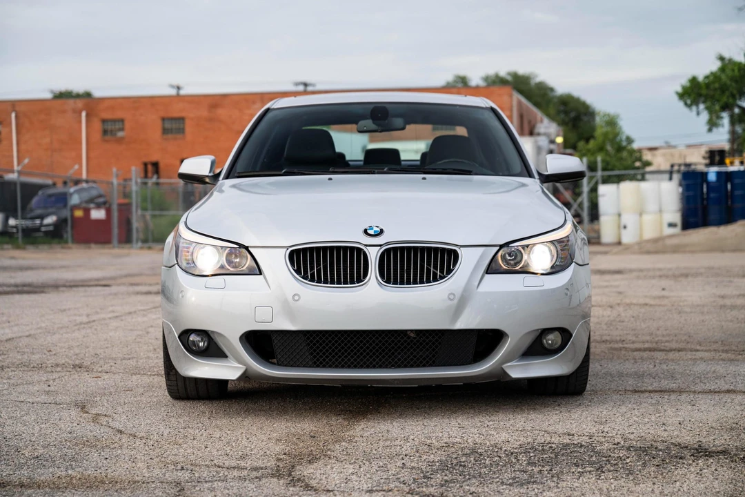 2010 BMW E60 545i & 550i Sedan - Image 5 of 31